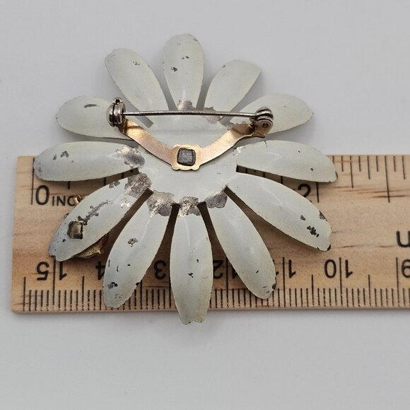 Vintage White Daisy 2pc Floral Flower Head Lapel Pin Brooch Set - Picture 12 of 13